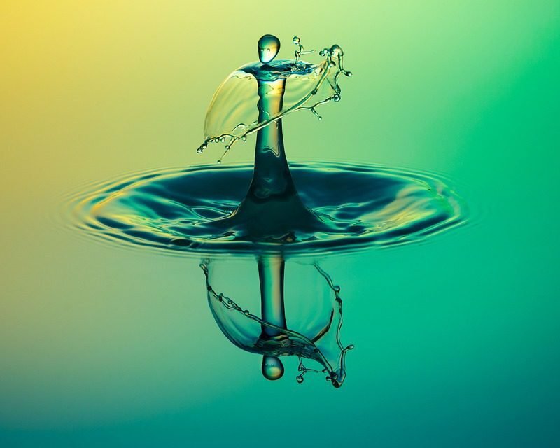 agua y el crecimiento de vibraciones positivas