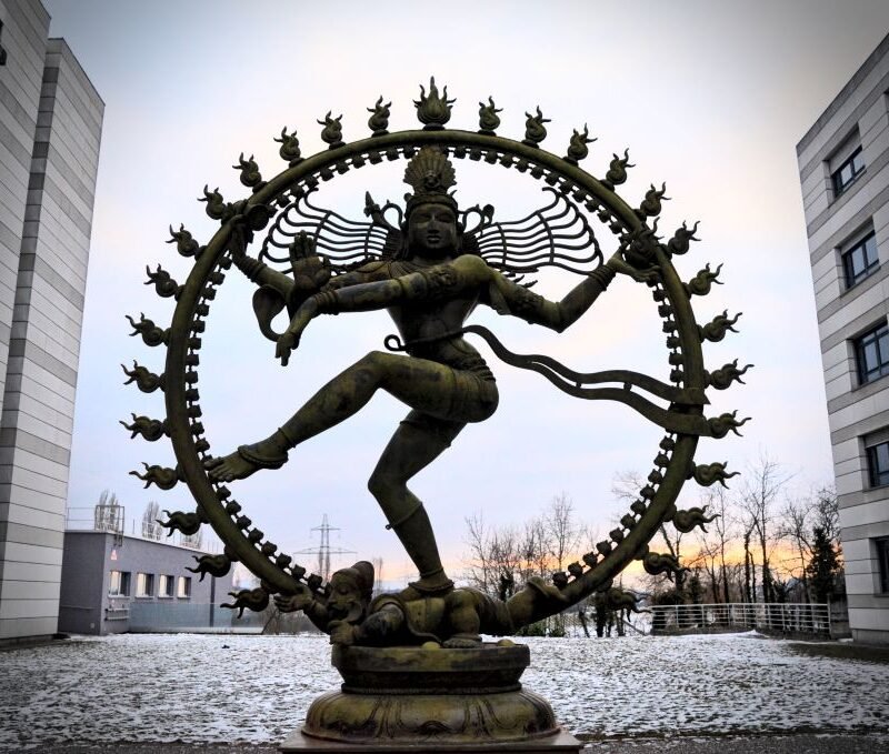 El ritual de Shiva en el CERN Invocación o simbolismo