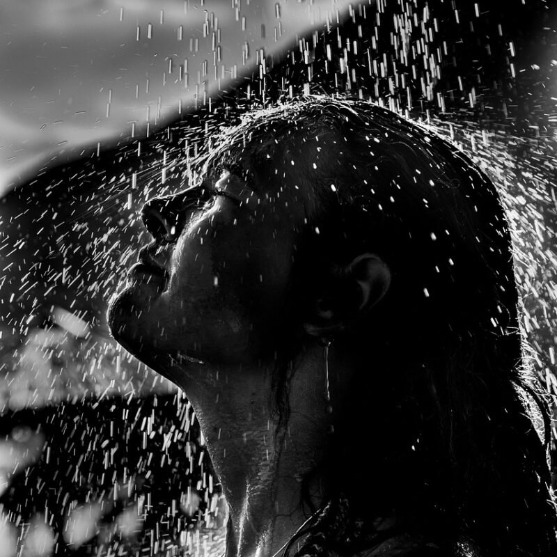 Imagen relacionada con Baño de Sal y Romero: Cómo Hacerlo Para Limpiar Tu Energía en 10 Minutos